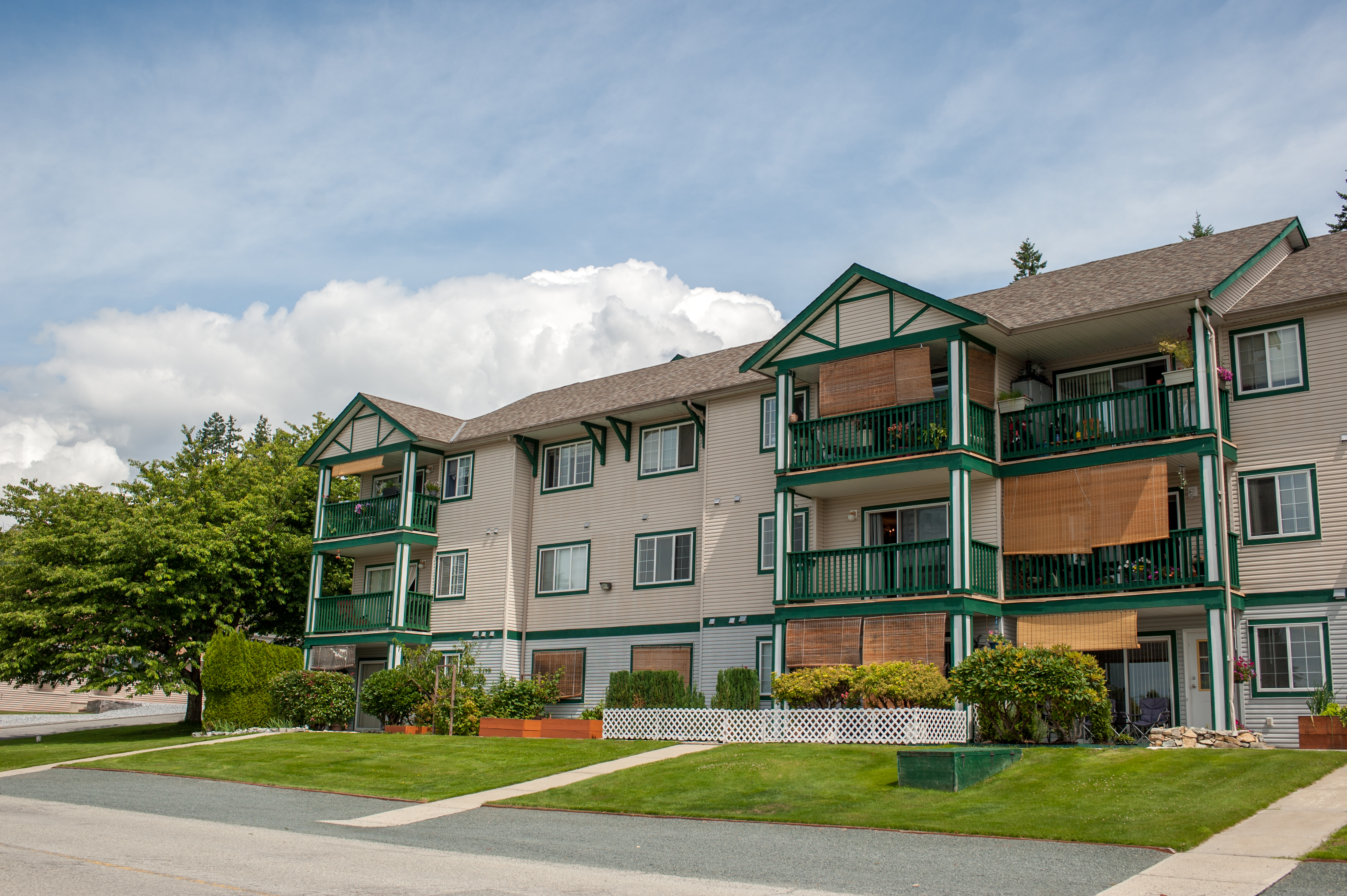 203 - 5701 Willow ave_00